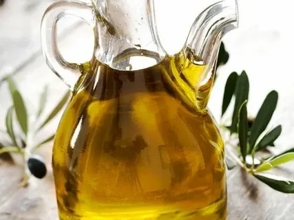 تصویر 1 از روغن زیتون کریستال تازه برداشت شده از باغات ممتاز